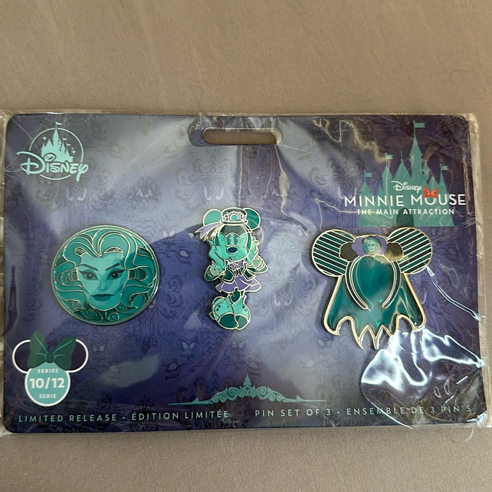 Minnie Mouse main attraction - haunted mansion - 3 piece pin set